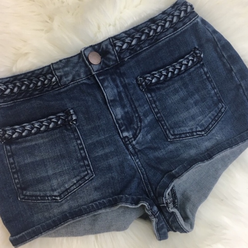 HOUSE OF HARLOW Braided Shorts